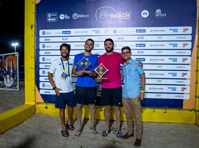 Alagoanos viram batalha e são campeões no 1º dia no Pure Beach na Praia do Francês