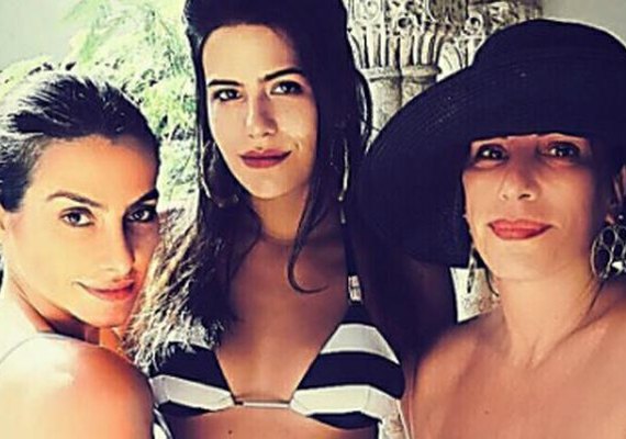 Glória Pires, Cleo e Antônia Morais postam foto de biquíni e internautas comentam: “Genética maravilhosa”