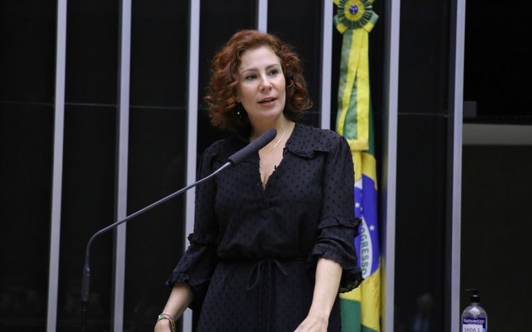 Comissão ouve nova testemunha de defesa de Carla Zambelli