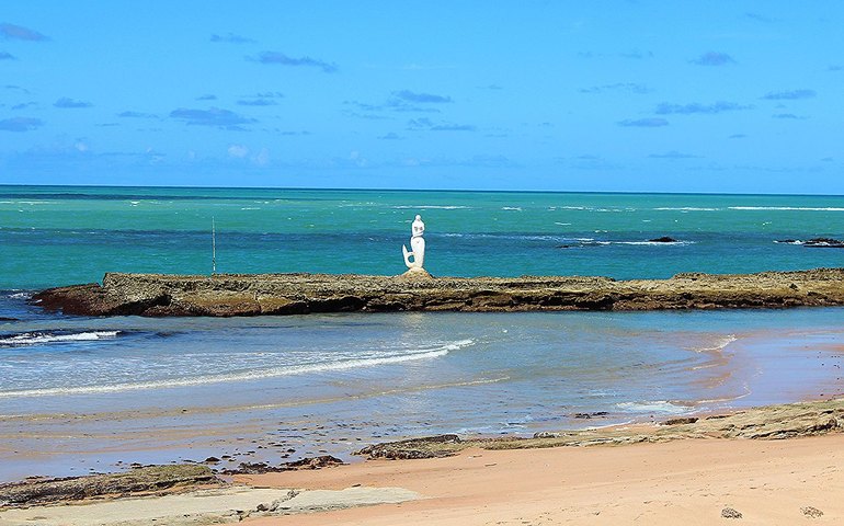 Um casal e uma criança são vítimas de afogamento na Praia da Sereia