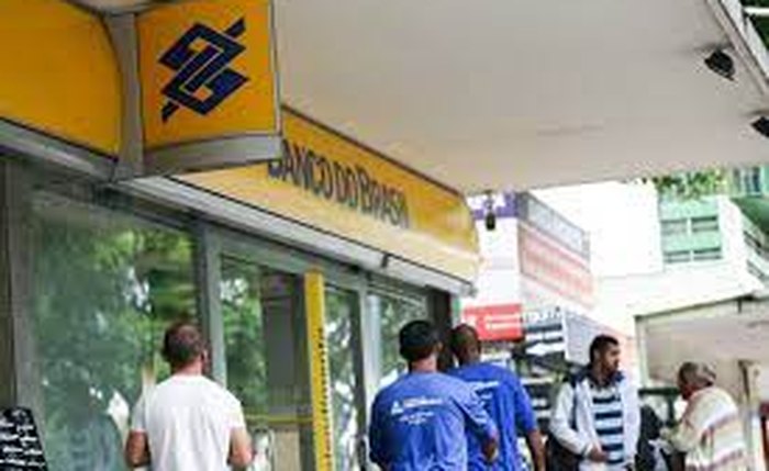Bancos fecham sábado e só abrem na quarta-feira de cinzas à tarde