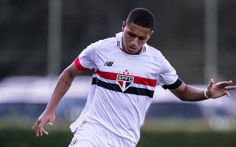 São Paulo anuncia a renovação com o atacante Henrique até 2028