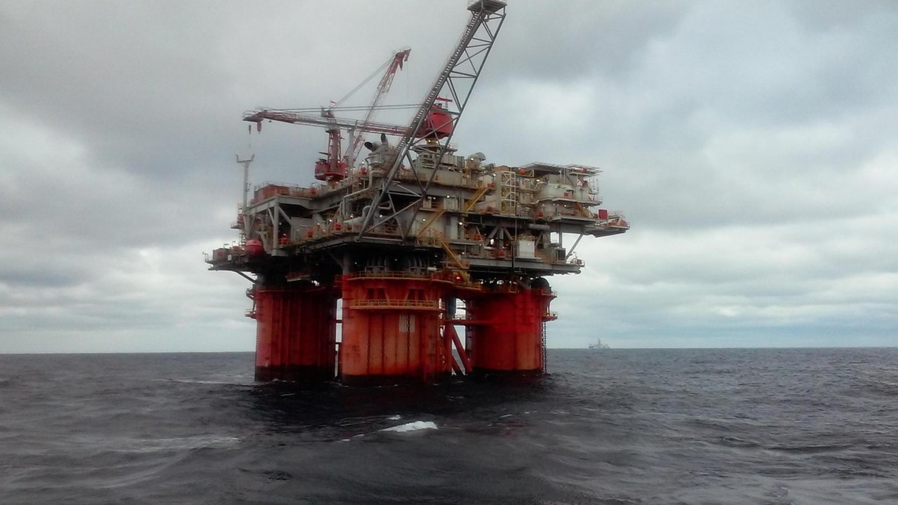 Petróleo fecha em alta de mais de 4% com nova escalada de tensões no Oriente Médio