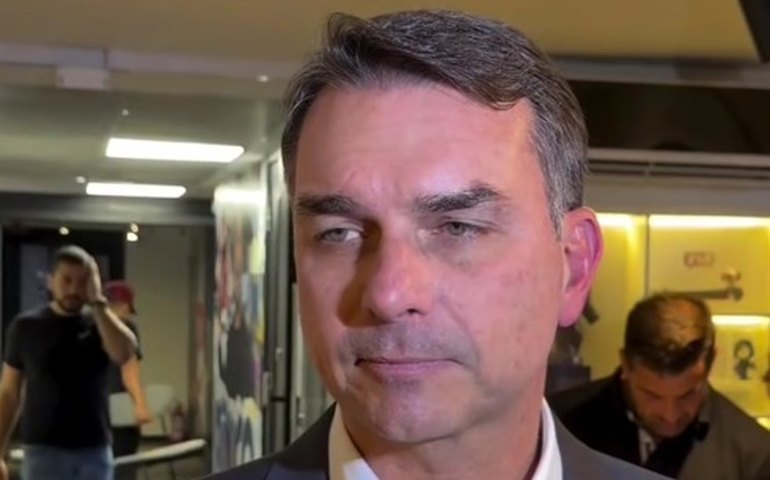 Flávio Bolsonaro amplia opções de vice no PP e eleva pressão sobre Tereza Cristina