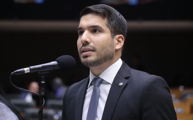 Comissão aprova projeto que proíbe entrada de veículos ligados a criminosos no Brasil