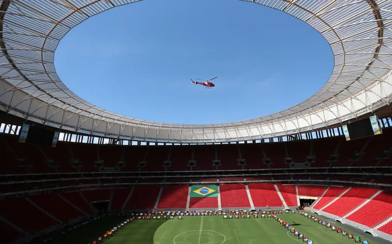 Rio sanciona lei de combate ao assédio em estádios