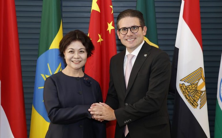 Hugo Motta se reúne com parlamentares da China e dos Emirados Árabes