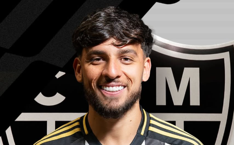 Biel faz juras de amor ao Atlético-MG após frustração com o Corinthians e já pode estrear