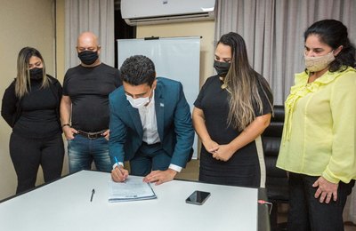 JHC sanciona PL que garante precatórios do Fundef aos profissionais de Educação