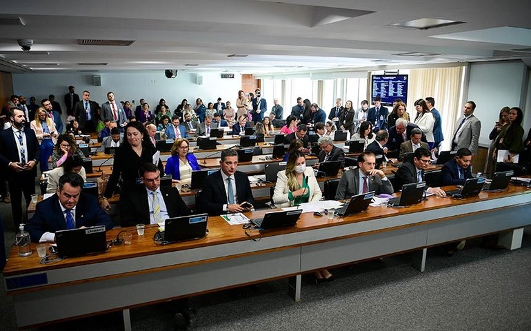 CCJ aprova recursos de acessibilidade na Justiça para pessoas com deficiência