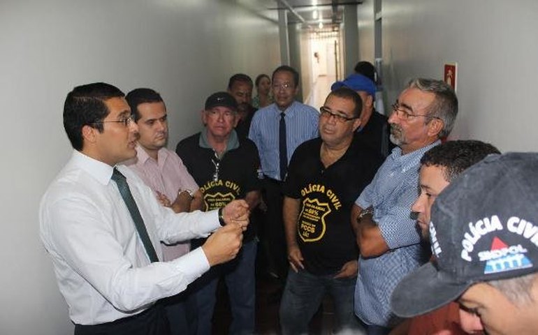 Estado oferece apoio técnico para retomar obra residencial em Cacimbinhas