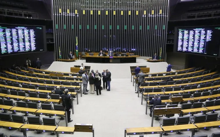 Câmara proíbe cobrança por marcação de assento em voos