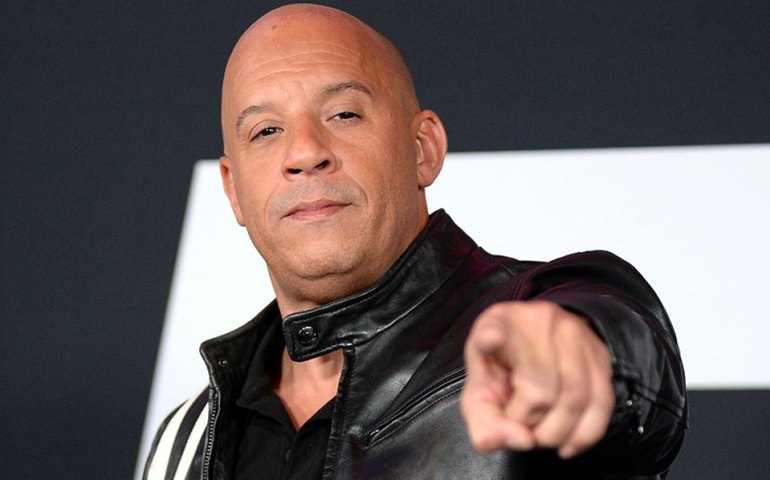 De Scarlett Johansson a Vin Diesel, conheça 8 celebridades que têm irmãos gêmeos e você não sabia