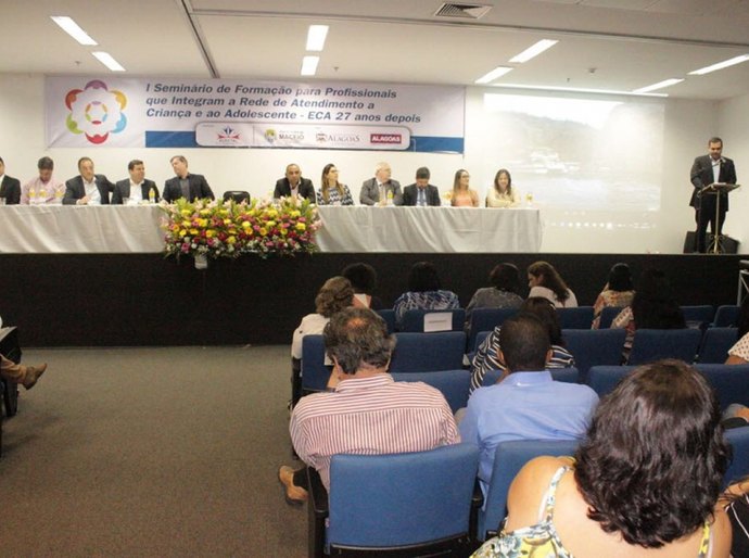 Estado reafirma compromisso com políticas para crianças e adolescentes
