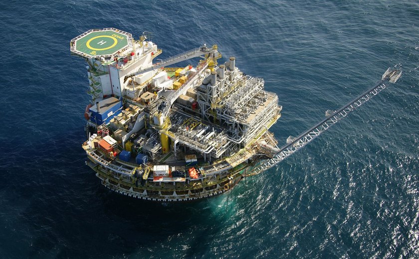 Há uma ofensiva das potências globais sobre as reservas de petróleo e gás do Brasil, avalia analista