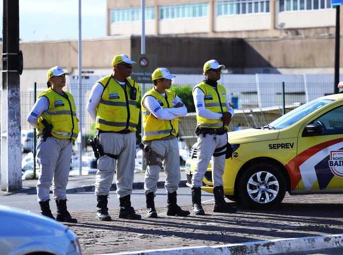 Agentes do Ronda no Bairro ajudam mulher grávida a chegar à maternidade
