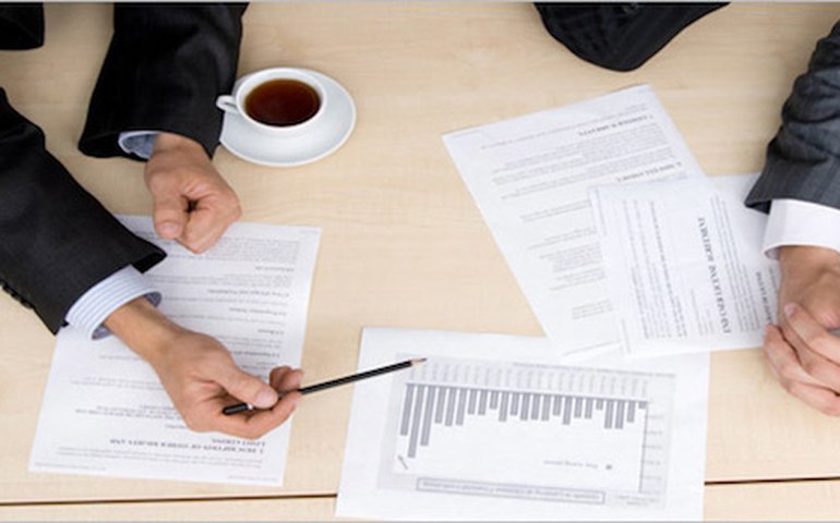 Mercado avalia que economia brasileira deve encolher em 2015