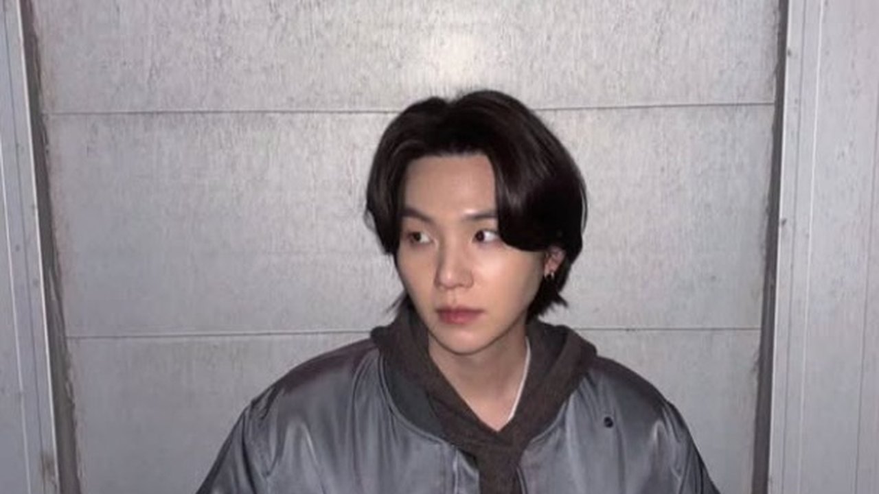 Suga, do BTS, torna-se coautor de manual técnico ao criar programa de musicoterapia para crianças com autismo