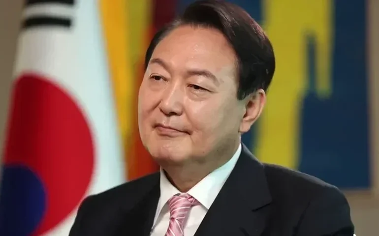 Tribunal da Coreia do Sul emite mandado de prisão para ex-ministro por imposição da lei marcial