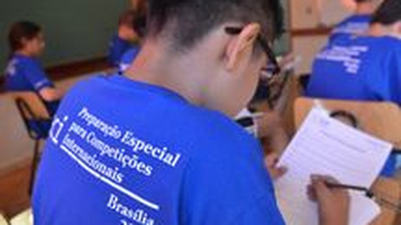 Olimpíada de Matemática premia 6,5 mil estudantes com medalhas