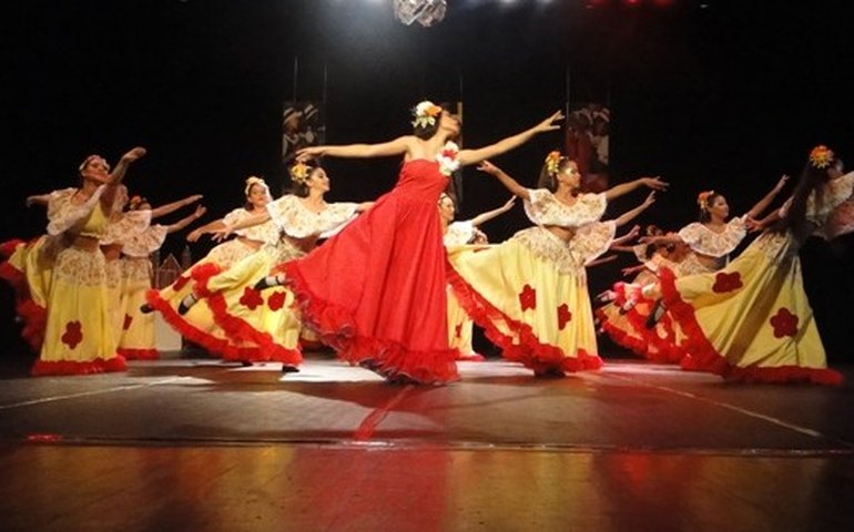 Alunos do Cenarte dão show de coreografia em Ritmos Nordestinos