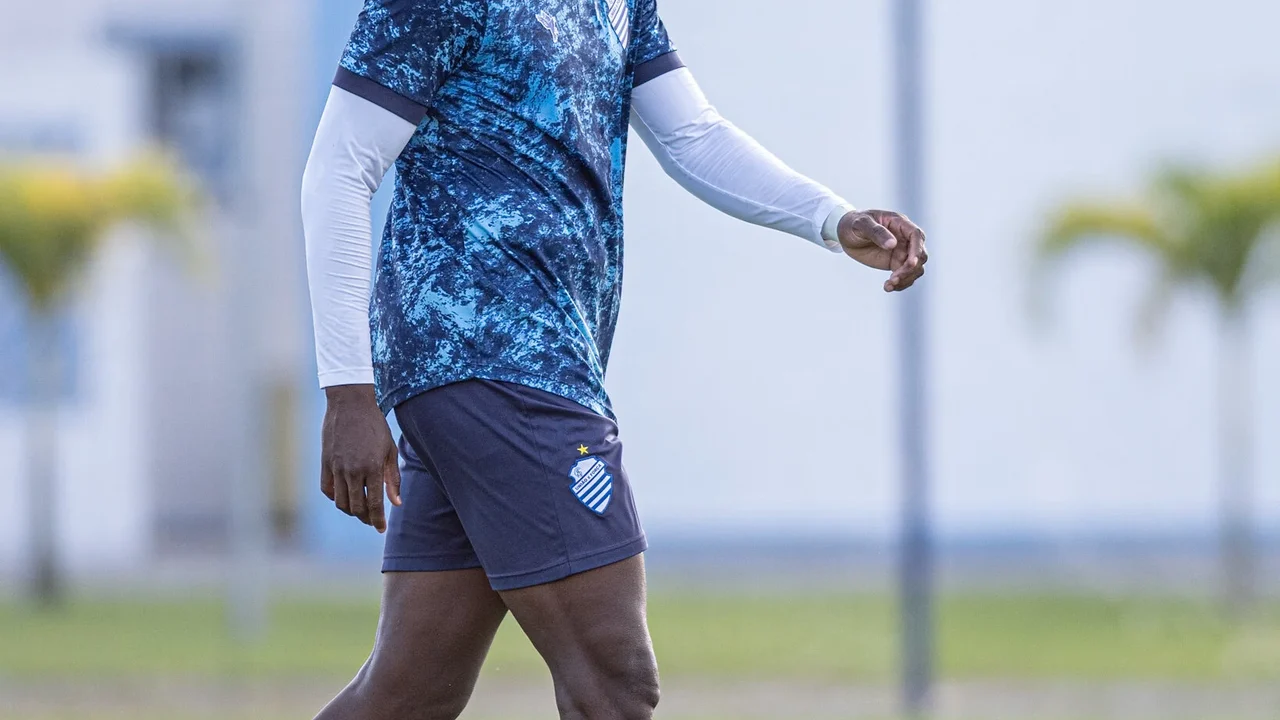 Ex-atacante do CSA, Igor Bahia aciona clube alagoano e pede quase R$ 500 mil em rescisão