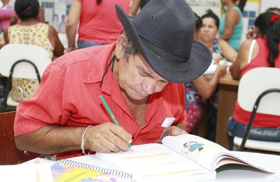 Alagoas discute nova regulamentação para a Educação de Jovens e Adultos