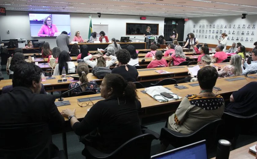 Diagnóstico representa maior problema no enfrentamento do câncer no Brasil, dizem debatedores