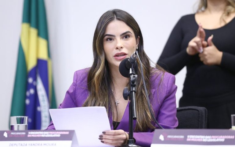 Projeto garante ao trabalhador direito de não responder a mensagens fora do expediente