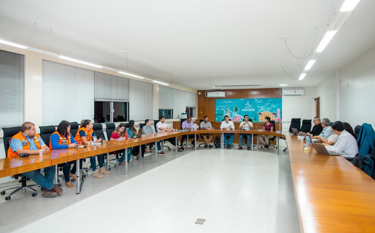 Prefeito JHC recebe representantes do Fonplata para tratar sobre novo Mercado da Produção