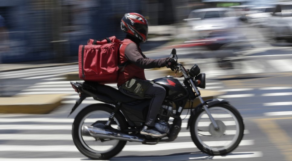 1643213925_188_motoboy-agencia-brasil-800x512-696x445 / Foto: Foto: Tatiana Fortes