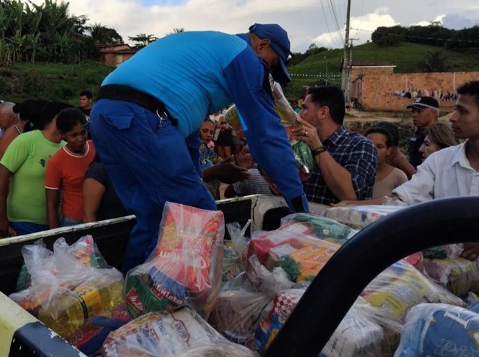 Ação do MP com apoio do setor hoteleiro entrega 113 cestas básicas para famílias de Maragogi