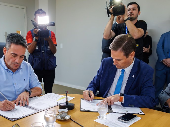 Governador Paulo Dantas assina protocolo internacional com Universidade de Lisboa
