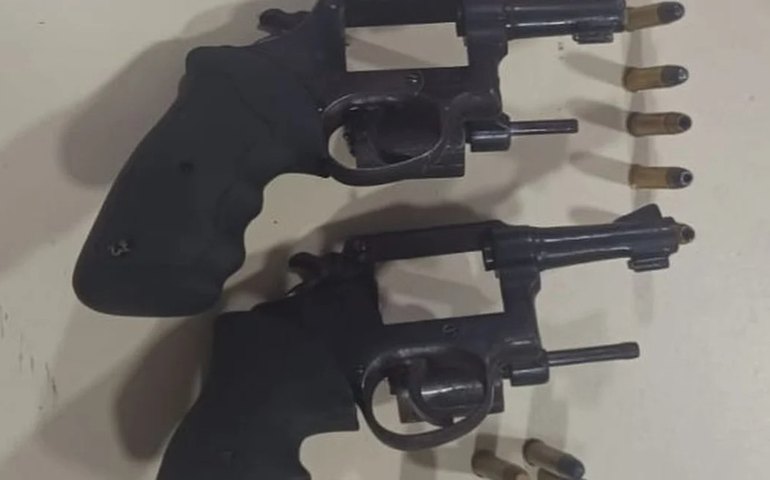 Dupla suspeita de assaltos morre após confronto com a PM em cemitério de Pilar