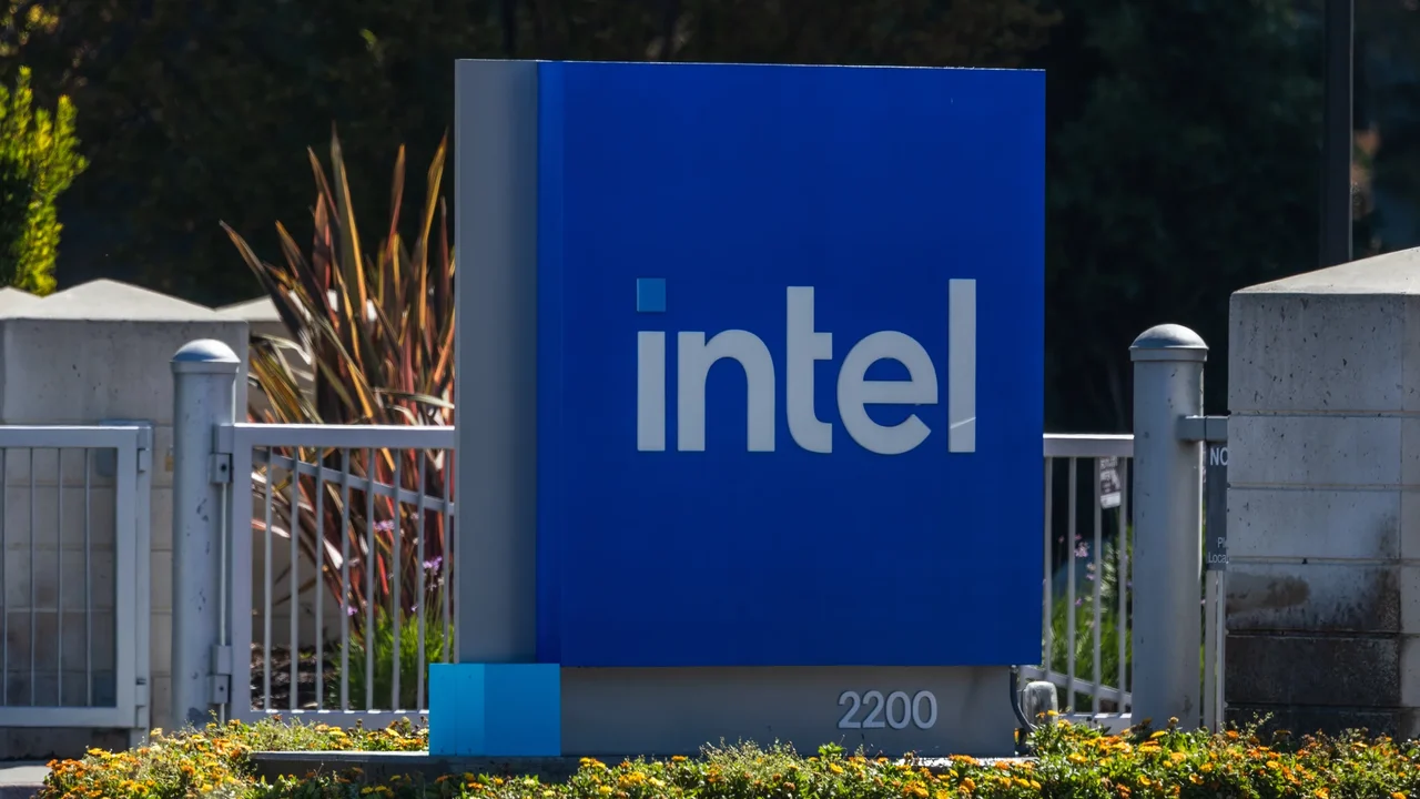 Intel recompra participação de fábrica na Irlanda por US$ 14,2 bilhões