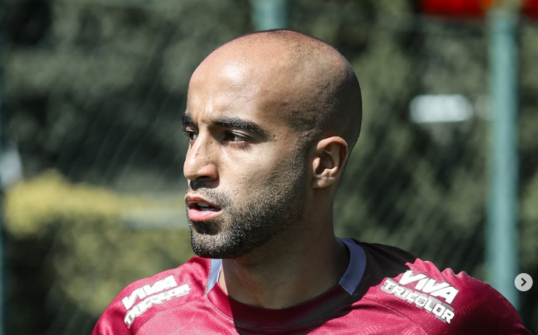 Lucas Moura trabalha com bola pela 1ª vez no campo e pode reforçar São Paulo na Copa do Brasil
