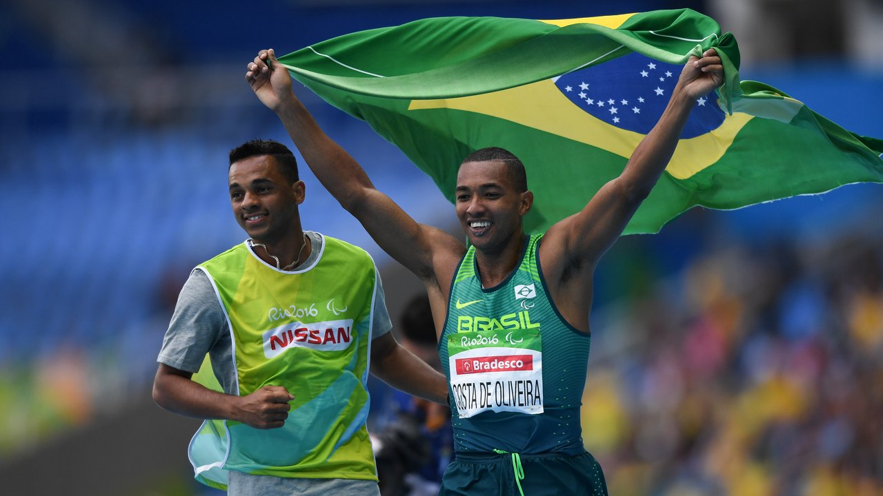 Perguntas e respostas sobre a denúncia de que campeões paralímpicos competem em categoria errada
