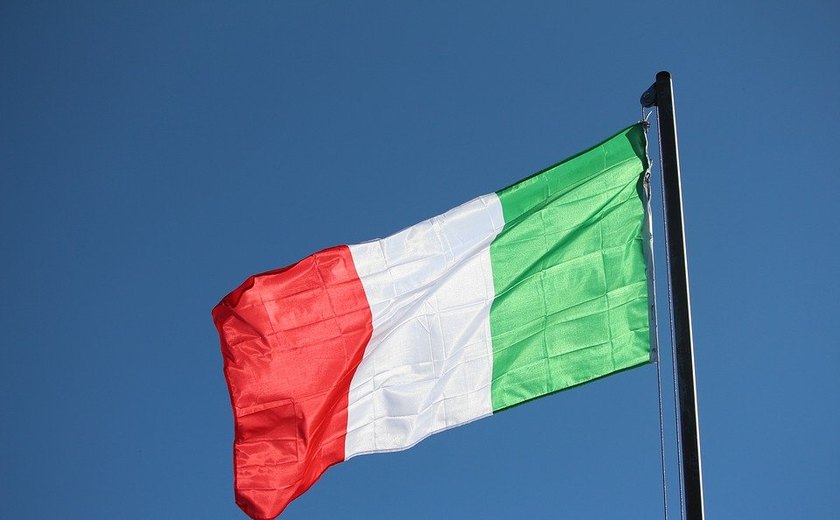 Agência mantém rating da Itália, mas melhora perspectiva
