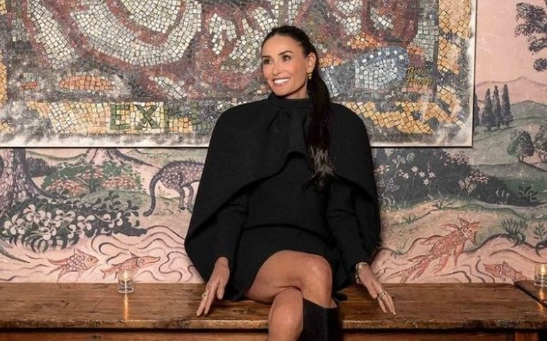 Demi Moore E a busca pela juventude eterna: reflexões profundas em 'a Substância'