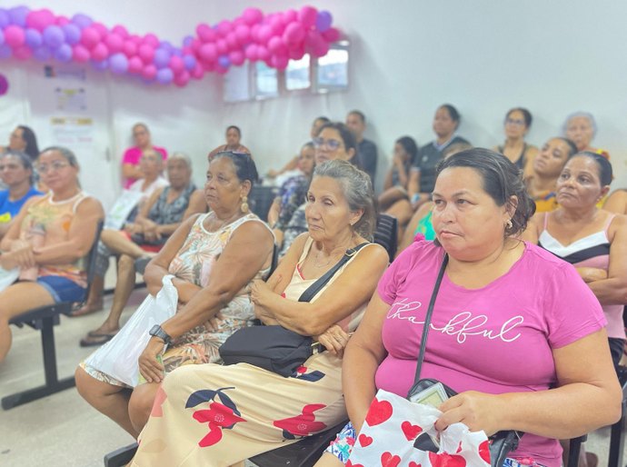 Corujão da Unidade de Referência em Saúde Roland Simon realiza ação do Março Lilás