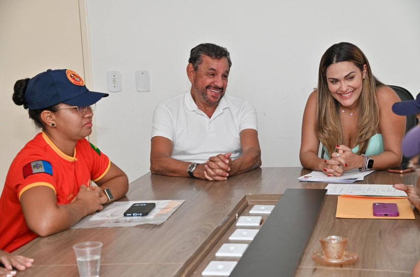 “O Estado deveria ter em cada escola um bombeiro civil. Isso geraria mais empregos, valorizaria a classe e deixaria os pais mais tranquilos', diz Neno da Laje