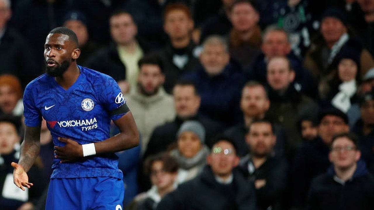 Chelsea investiga injúria racial cometida por torcedor contra Son, do Tottenham