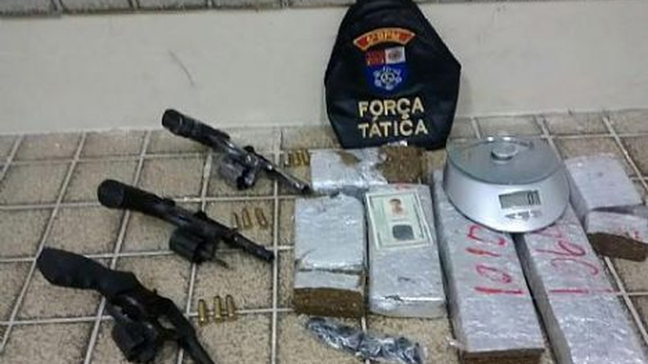 Polícia apreende mais de 3 quilos de maconha durante operação