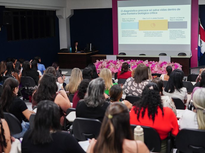 Sesau promove Seminário Estadual de Triagem Neonatal para fortalecer diagnóstico precoce em recém-nascidos