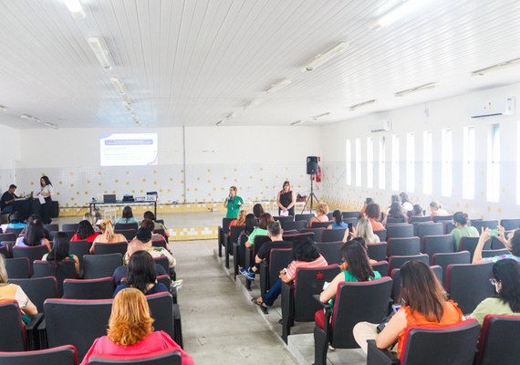Educação realiza reunião de alinhamento para o recadastramento dos servidores