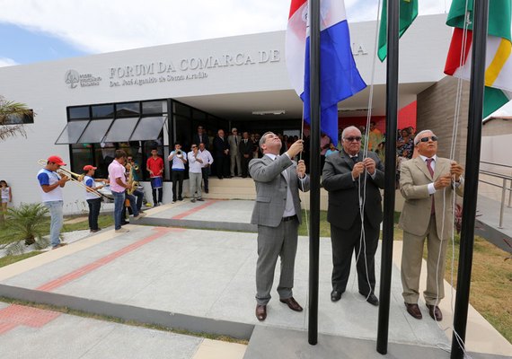 Judiciário entrega novo Fórum à população de Batalha