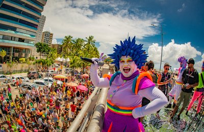 Prévias carnavalescas movimentam Maceió com blocos, frevo e tradição; veja a programação