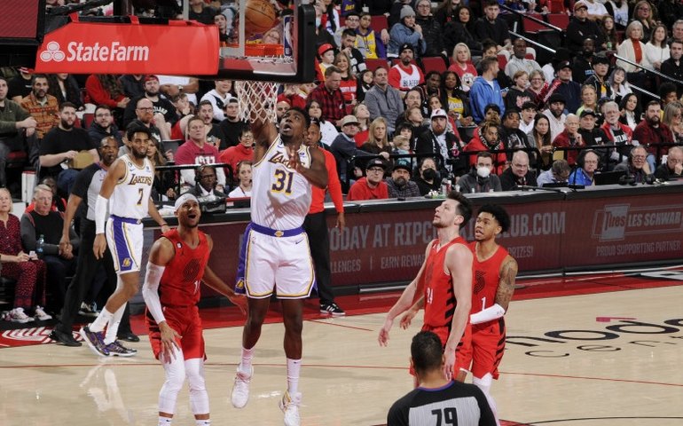 Lakers, Nets e Heat vencem de virada e reagem na temporada da NBA