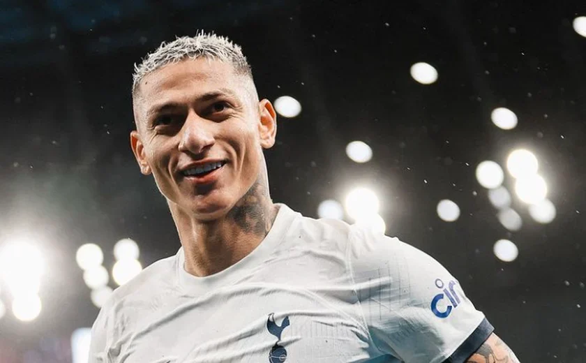 Richarlison sofre lesão no tendão da coxa e não tem previsão de retorno ao Tottenham