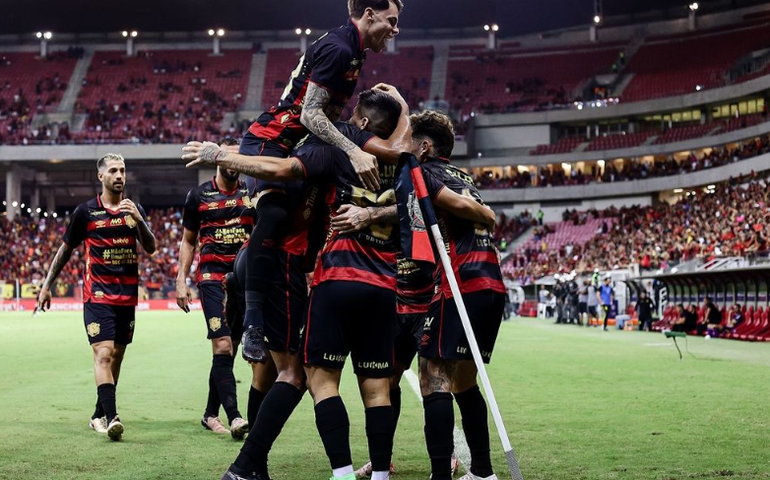 Sport goleia Brusque, mantém os 100% e assume a liderança isolada da Série B